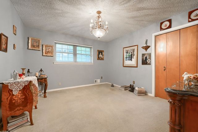 8226 Hunnicut Road, Dallas, TX 75228