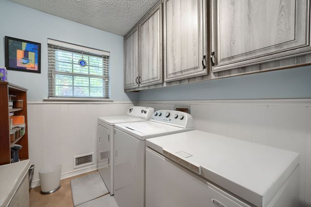 8226 Hunnicut Road, Dallas, TX 75228