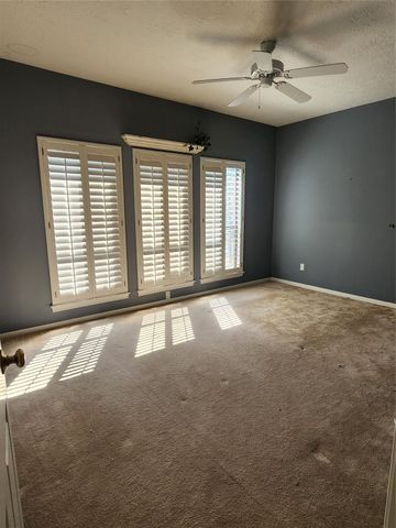 12431 Lakeview Drive, Montgomery, TX 77356