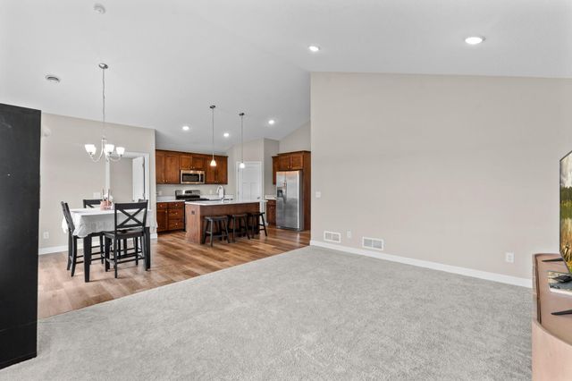 6631 210th Street W, Farmington, MN 55024