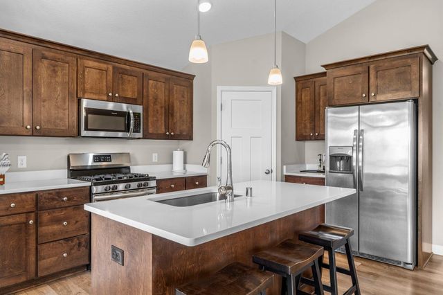 6631 210th Street W, Farmington, MN 55024