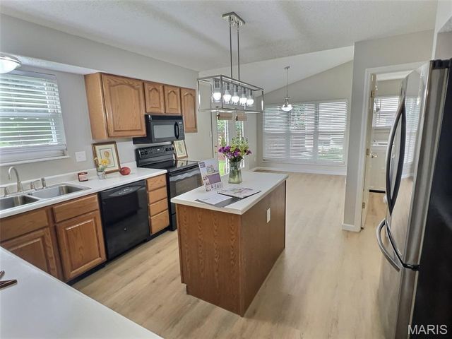 1118 Treeshade Drive, St Peters, MO 63376