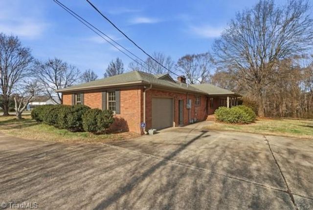1531 Mount Hope Church Road, Mcleansville, NC 27301