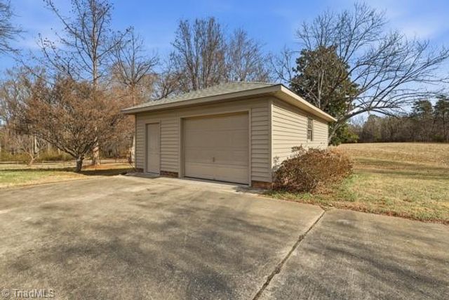 1531 Mount Hope Church Road, Mcleansville, NC 27301