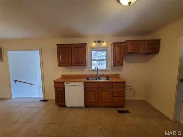 528 Dogwood Lane, Houston, MO 65483