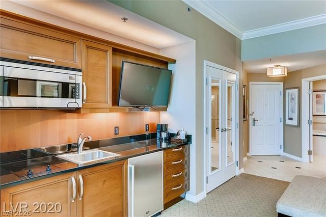 135 East Harmon Avenue 1804, Las Vegas, NV 89109