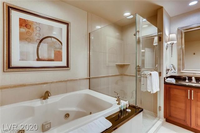 135 East Harmon Avenue 1804, Las Vegas, NV 89109