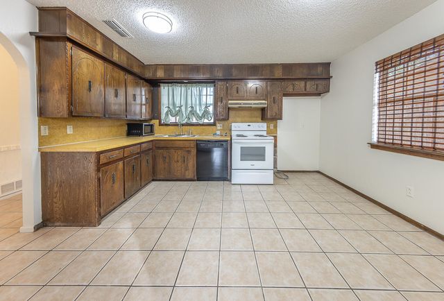 6305 35th Street, Lubbock, TX 79407