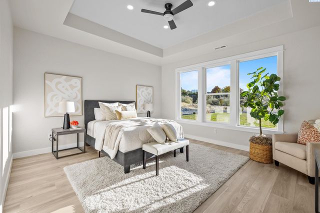 4090 S Kingwood St, Kennewick, WA 99338