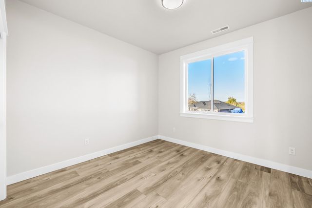 4090 S Kingwood St, Kennewick, WA 99338