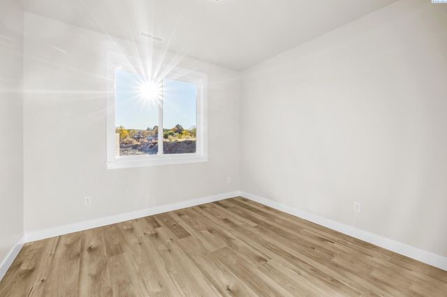 4090 S Kingwood St, Kennewick, WA 99338