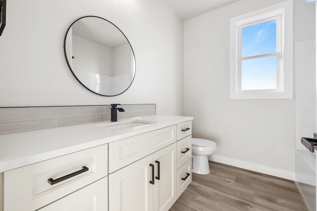 4090 S Kingwood St, Kennewick, WA 99338