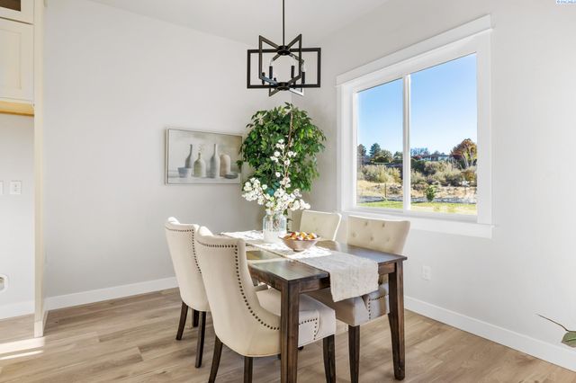 4090 S Kingwood St, Kennewick, WA 99338