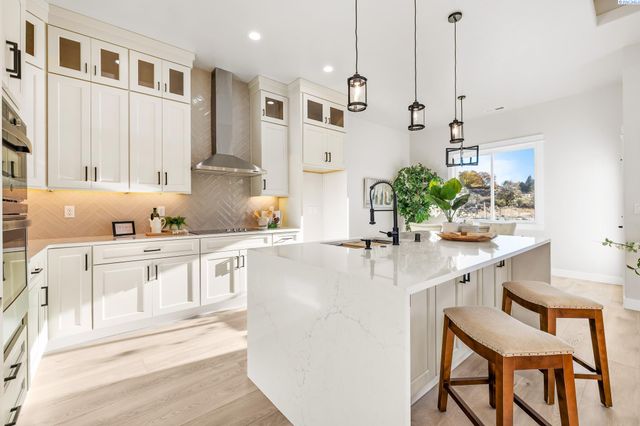 4090 S Kingwood St, Kennewick, WA 99338