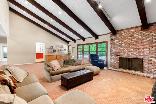 17341 Cumpston Street, Encino (los Angeles), CA 91316