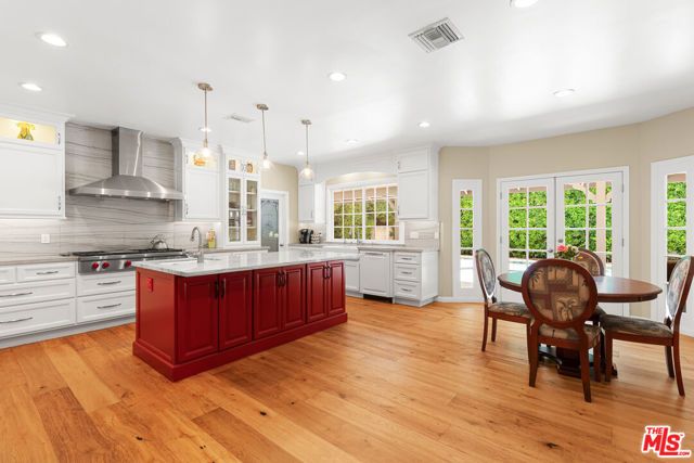 17341 Cumpston Street, Encino (los Angeles), CA 91316