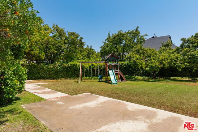 17341 Cumpston Street, Encino (los Angeles), CA 91316