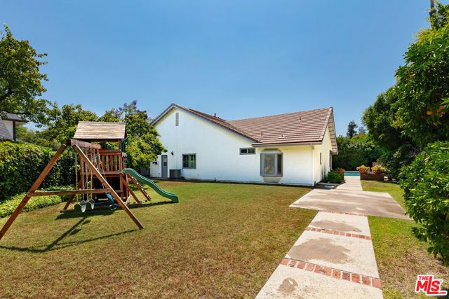 17341 Cumpston Street, Encino (los Angeles), CA 91316