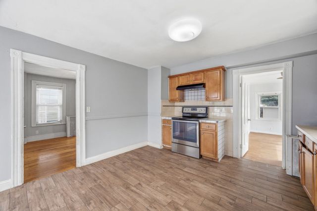 27 Houston Pl, Lynn, MA 01905
