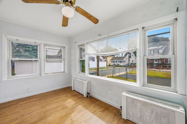 27 Houston Pl, Lynn, MA 01905