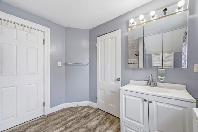27 Houston Pl, Lynn, MA 01905