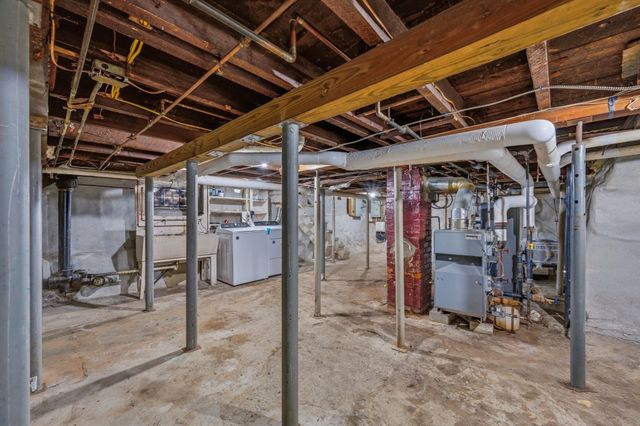 27 Houston Pl, Lynn, MA 01905