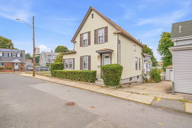 27 Houston Pl, Lynn, MA 01905