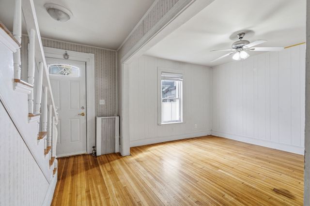 27 Houston Pl, Lynn, MA 01905