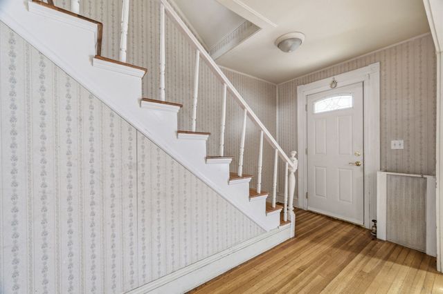 27 Houston Pl, Lynn, MA 01905