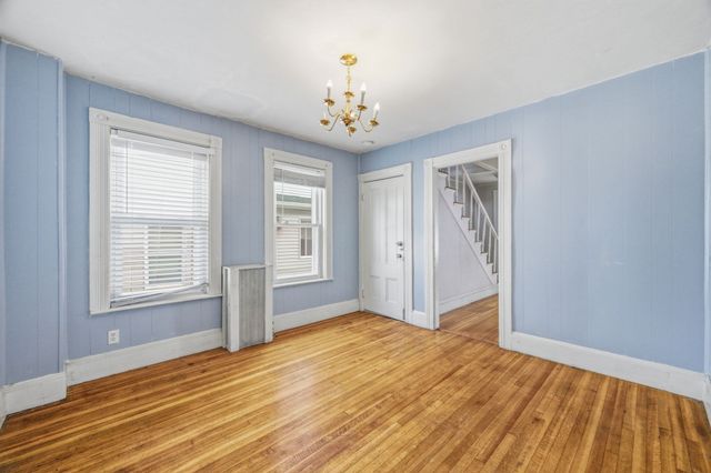 27 Houston Pl, Lynn, MA 01905