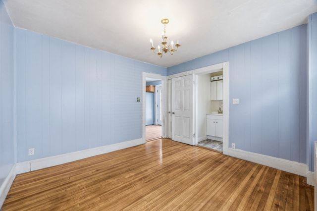 27 Houston Pl, Lynn, MA 01905