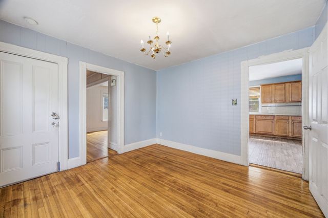 27 Houston Pl, Lynn, MA 01905