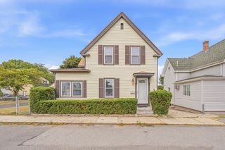 27 Houston Pl, Lynn, MA 01905