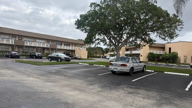 9081 Sunrise Lakes Blvd 105, Sunrise, FL 33322