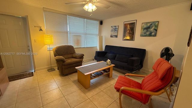 9081 Sunrise Lakes Blvd 105, Sunrise, FL 33322