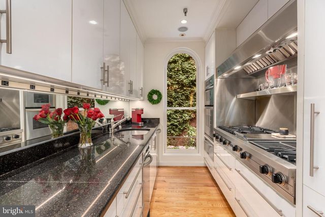 3070 Q ST NW, Washington, DC 20007