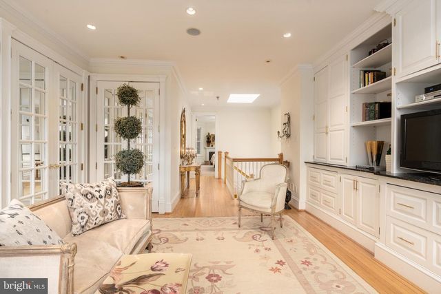 3070 Q ST NW, Washington, DC 20007