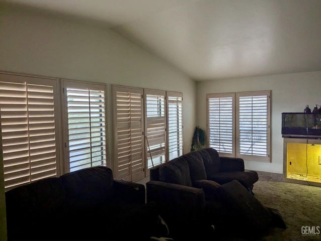 3386 Greenacre Drive, Santa Maria, CA 93455