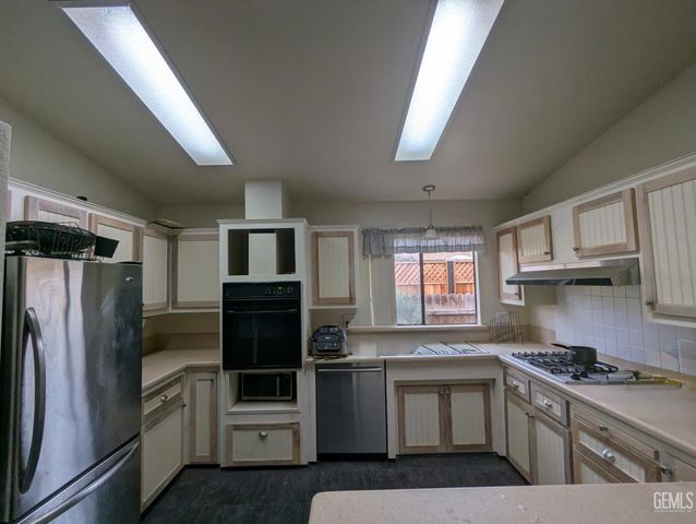 3386 Greenacre Drive, Santa Maria, CA 93455