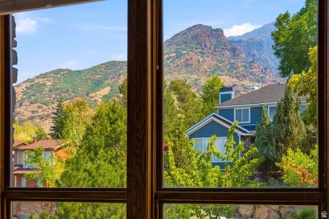 6458 S CANYON COVE DR, Holladay, UT 84121