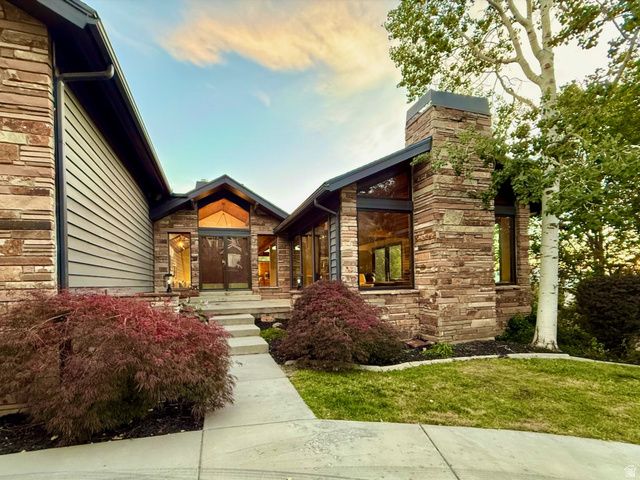 6458 S CANYON COVE DR, Holladay, UT 84121