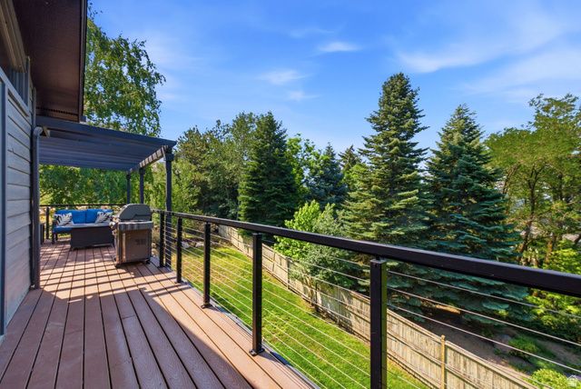 6458 S CANYON COVE DR, Holladay, UT 84121