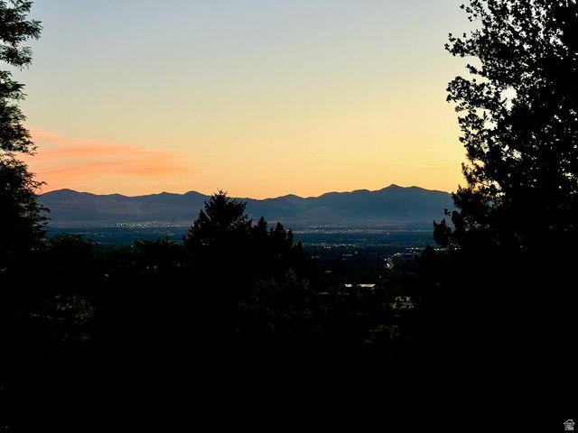 6458 S CANYON COVE DR, Holladay, UT 84121