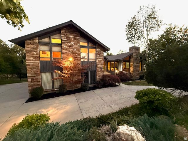 6458 S CANYON COVE DR, Holladay, UT 84121