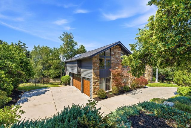 6458 S CANYON COVE DR, Holladay, UT 84121