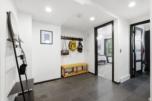 6458 S CANYON COVE DR, Holladay, UT 84121