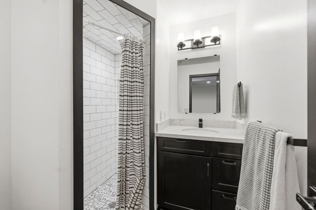 6458 S CANYON COVE DR, Holladay, UT 84121