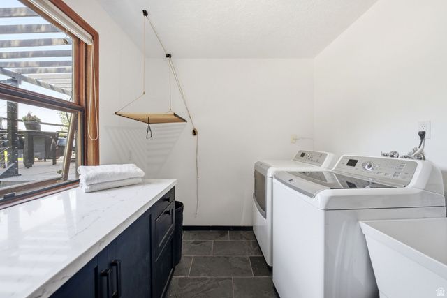 6458 S CANYON COVE DR, Holladay, UT 84121