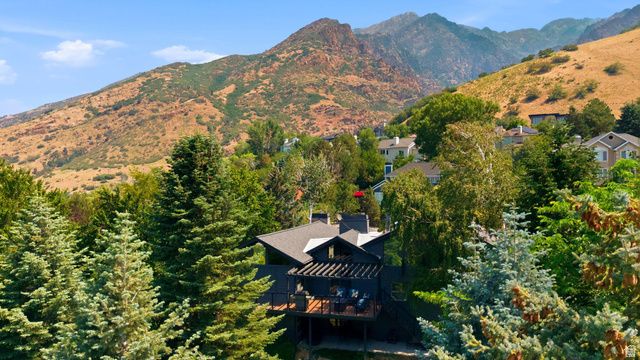 6458 S CANYON COVE DR, Holladay, UT 84121