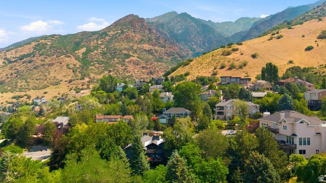6458 S CANYON COVE DR, Holladay, UT 84121